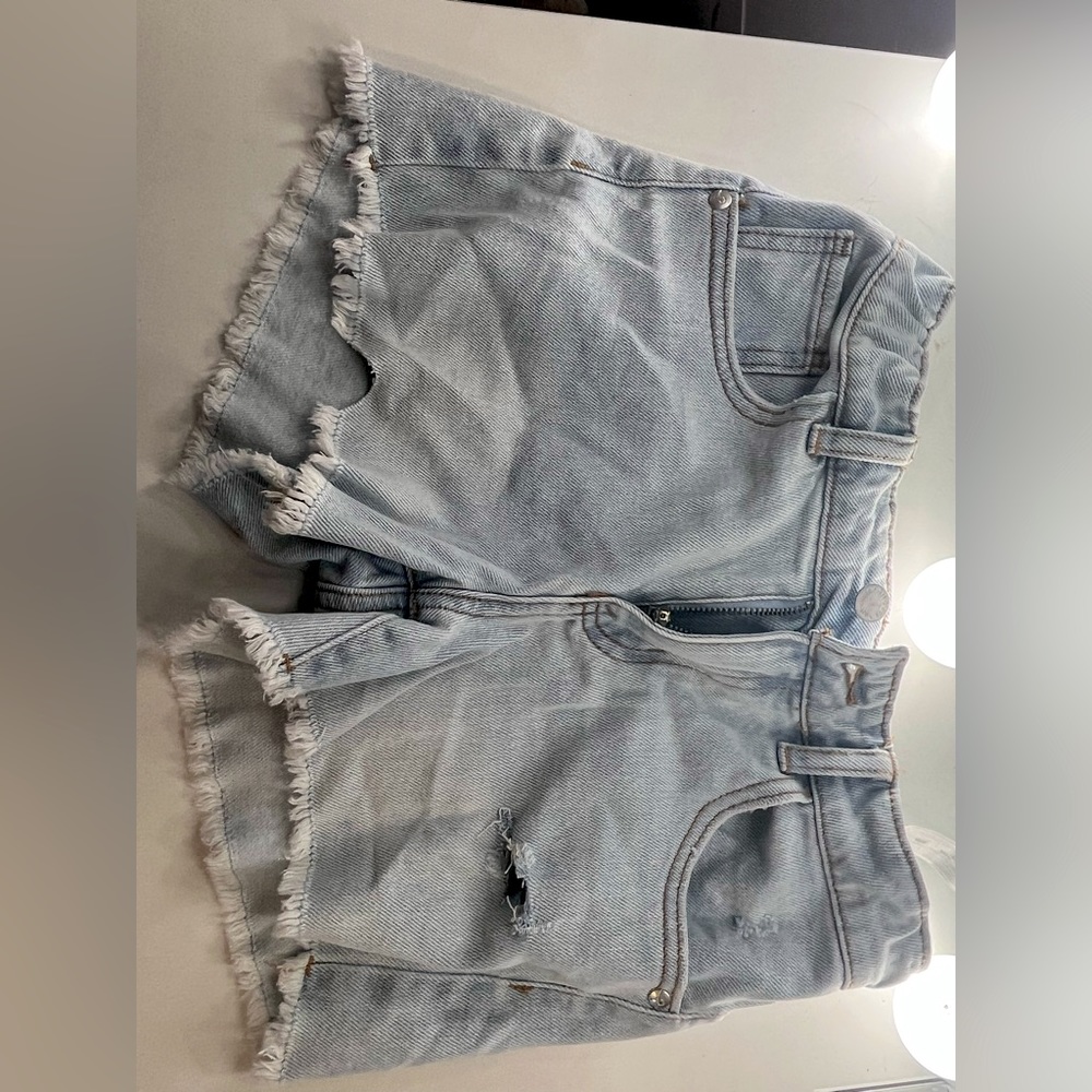 Ripped women’s jean shorts. Art Class. Great quality. Never worn. XL(14). Blue.